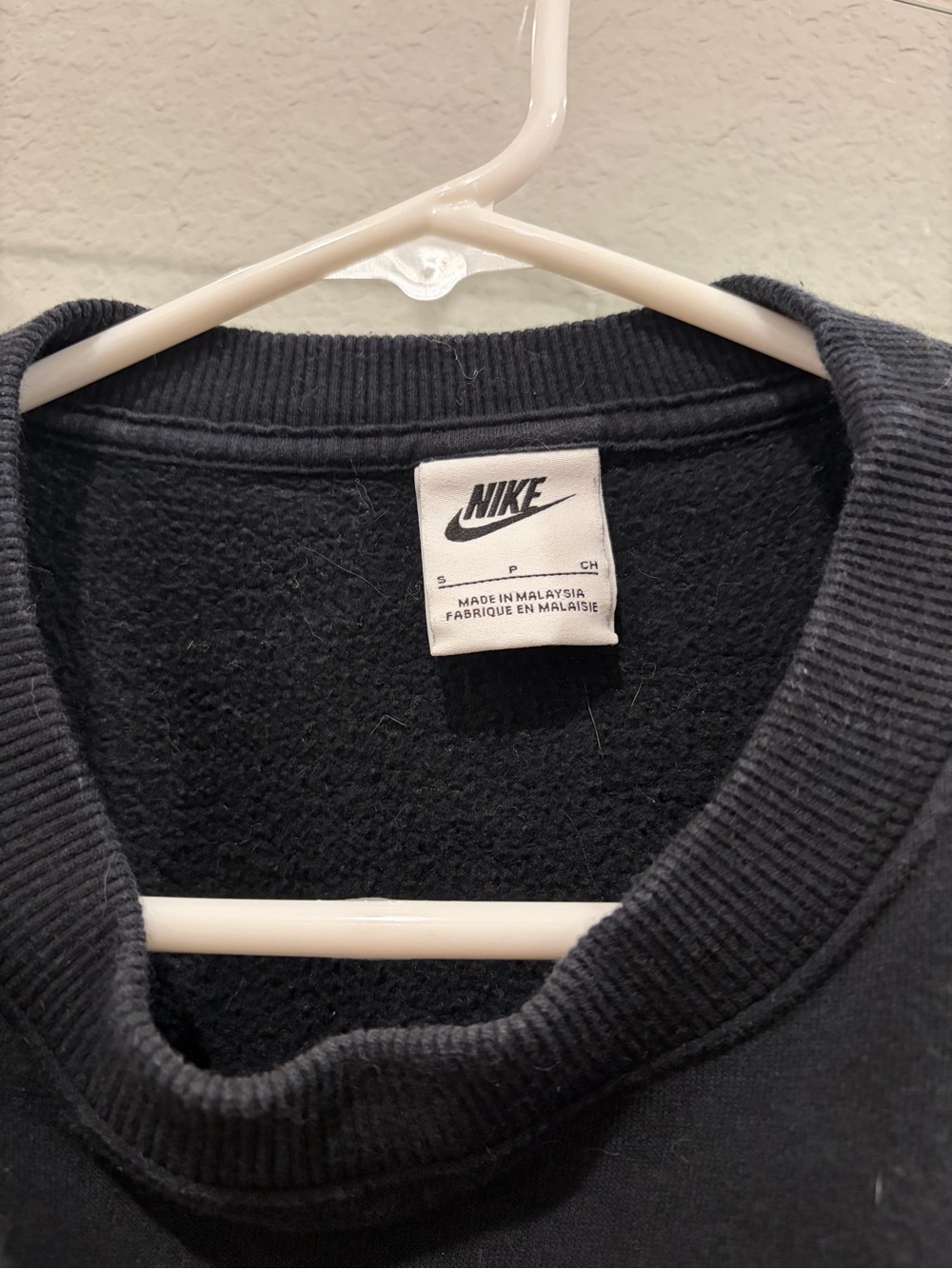 NIKE Black Crewneck Sweatshirt (Women’s S) - Picture 5 of 9